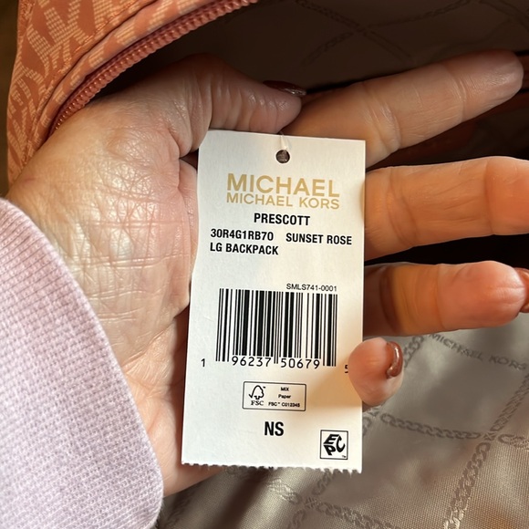 Pink Michael Kors lg backpack 🌸 - Picture 7 of 7